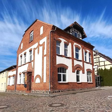 Triskele Haus - Oekologisches Gaestehaus Der Heilstaette Strelitz Neustrelitz Esterno foto