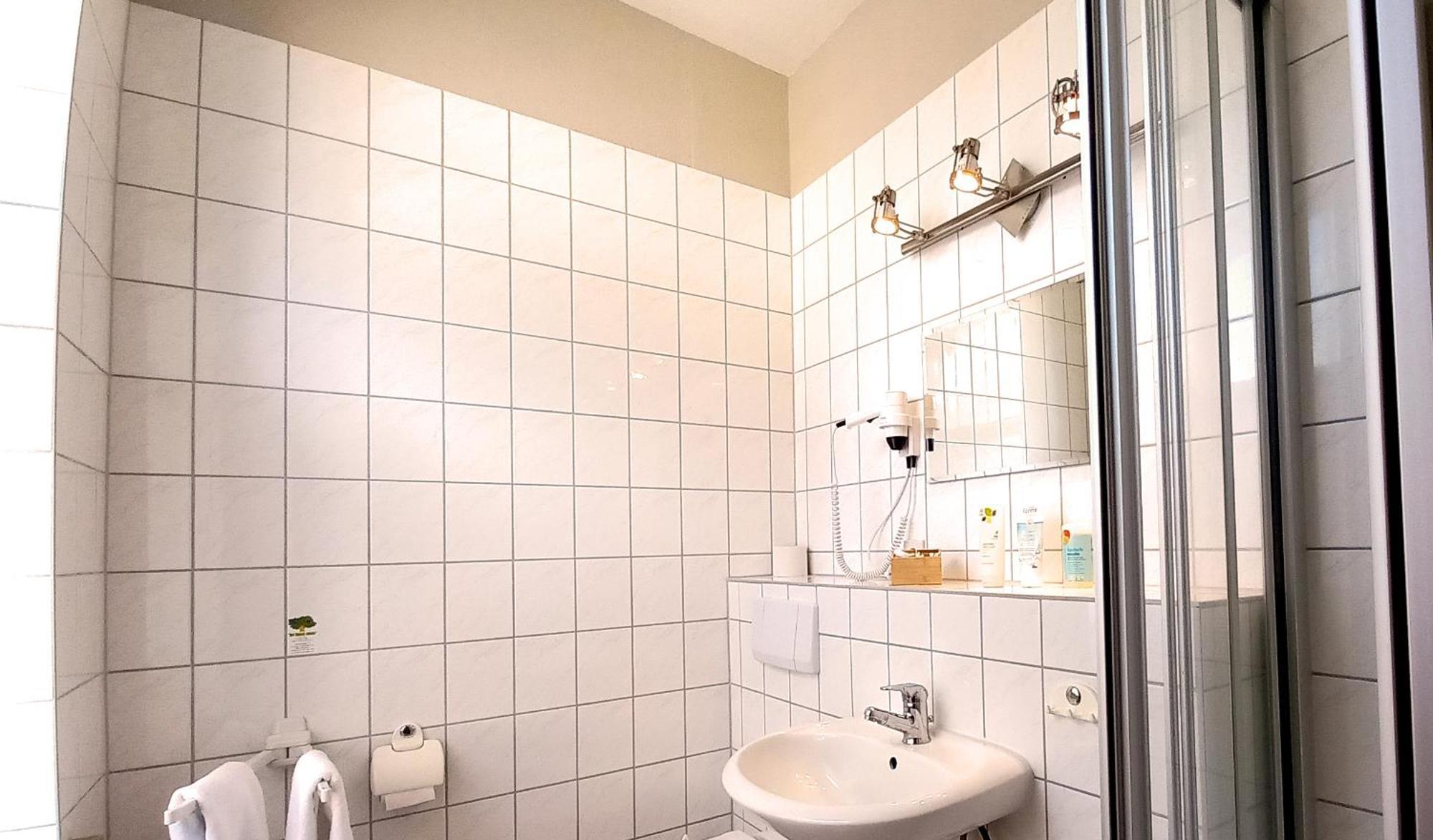 Triskele Haus - Oekologisches Gaestehaus Der Heilstaette Strelitz Neustrelitz Camera foto